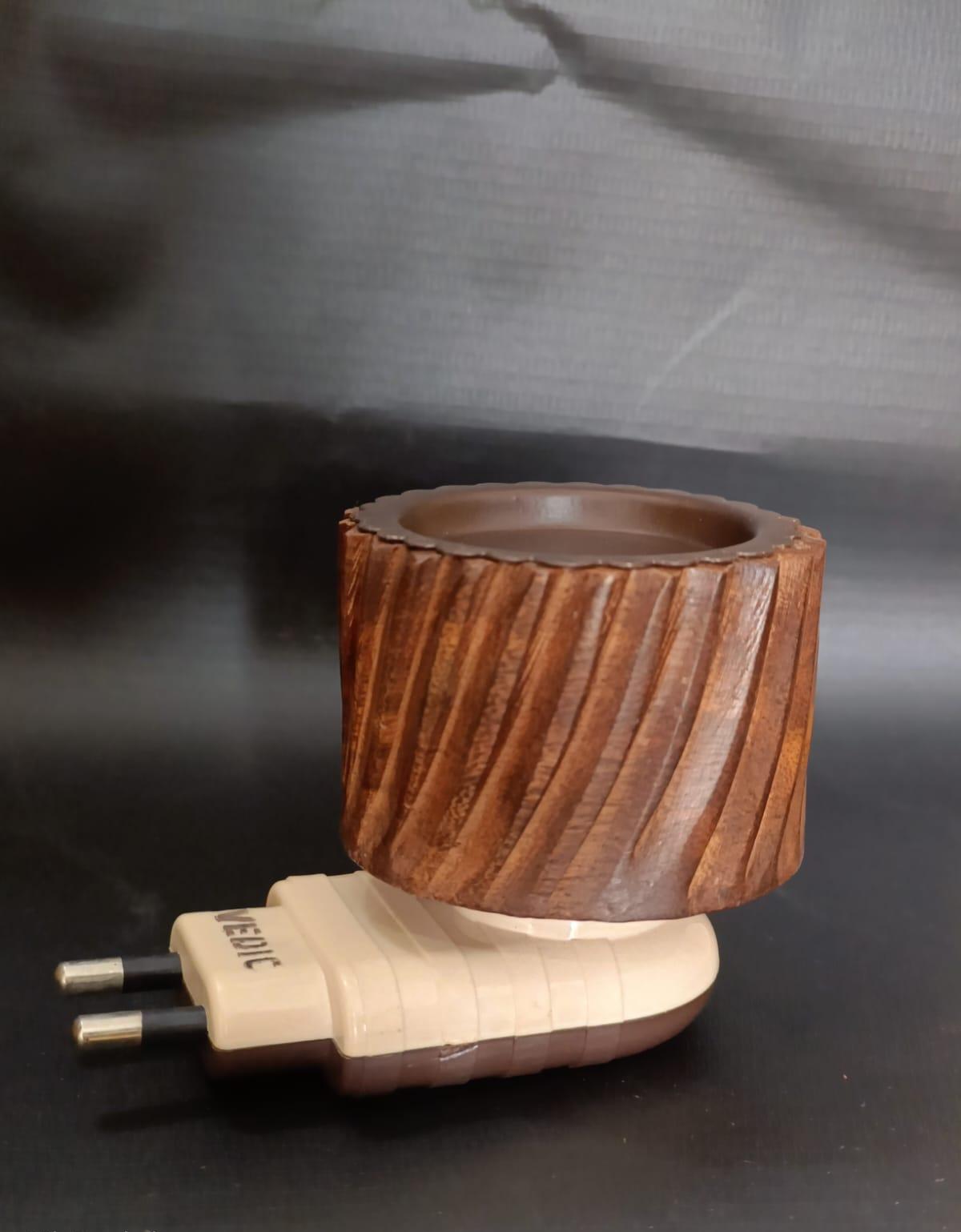 AASTHA WOODEN KAPOOR DANI